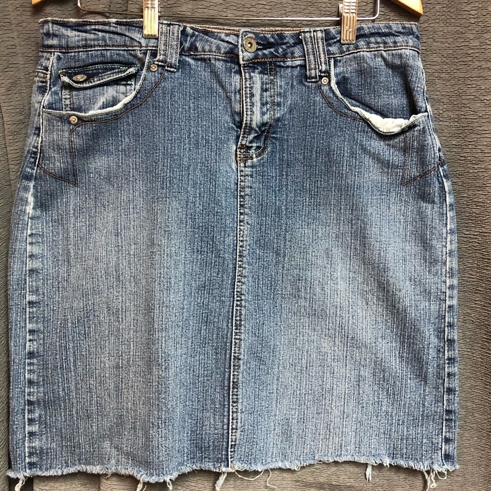 Cato 12 blue jean skirt with raw him edge waste 18 hip 21 length 20